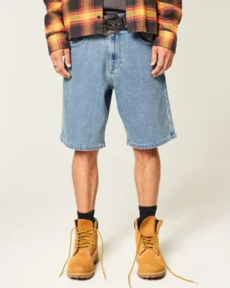 Bol Kesim Nakışlı Logo Denim Şort