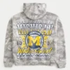 Boxy Michigan Üniversitesi Wolverines Grafik Kamuflaj Kapüşonlu Sweatshirt