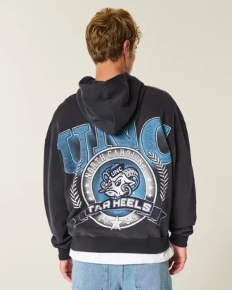 Boxy University of North Carolina Tar Heels Grafik Kapüşonlu Sweatshirt