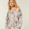 Büyük Boy Omuzları Açık Kamuflaj Sweatshirt Büyük Boy Omuzları Açık Kamuflaj Sweatshirt