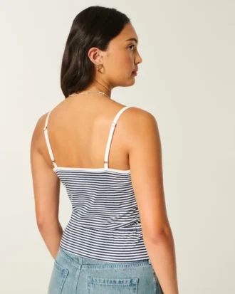 Dantel Detaylı Peplum Üst