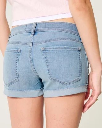 Düşük Bel Yırtık Açık Yıkama Denim Kısa Şort