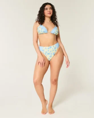 Fırfırlı Kenarlı Üçgen Bikini Üstü