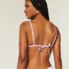 Fırfırlı Kenarlı Üçgen Bikini Üstü Fırfırlı Kenarlı Üçgen Bikini Üstü