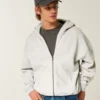 Kutu Kesim Fermuarlı Kapüşonlu Sweatshirt Kutu Kesim Fermuarlı Kapüşonlu Sweatshirt