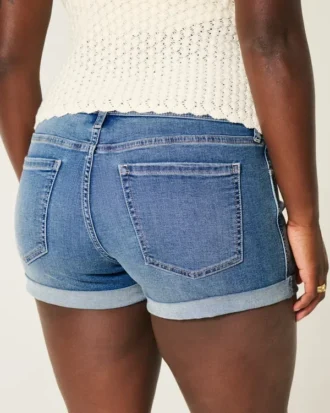 Kıvrımlı Düşük Bel Orta Yıkama Denim Şort