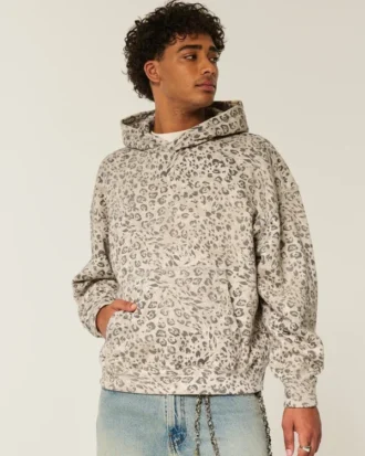 Leopar Desenli Bol Kesim Kapüşonlu Sweatshirt Leopar Desenli Bol Kesim Kapüşonlu Sweatshirt