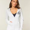 Logo Grafik Fermuarlı Kapüşonlu Sweatshirt Logo Grafik Fermuarlı Kapüşonlu Sweatshirt