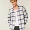 Michigan Üniversitesi Wolverines Grafik Flanel Gömlek Michigan Üniversitesi Wolverines Grafik Flanel Gömlek