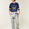 Michigan Üniversitesi Wolverines Grafik Futbol Forması Michigan Üniversitesi Wolverines Grafik Futbol Forması