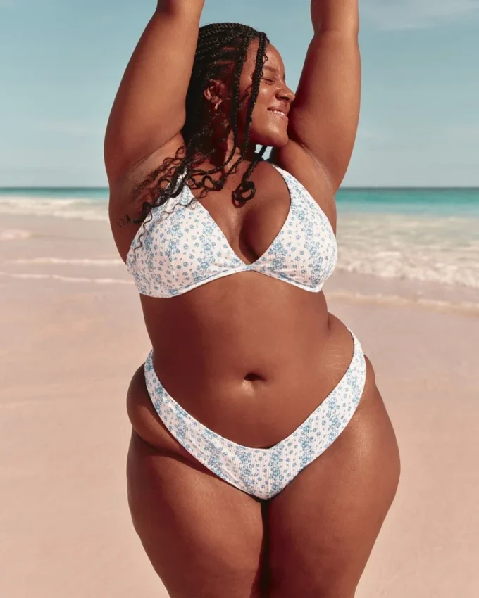 Nakışlı Yüksek Bacak V-Bel Cheekiest Bikini Altı