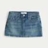 Orta Yıkama Nakışlı Denim Mini Etek Orta Yıkama Nakışlı Denim Mini Etek