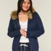 Suni Kürk Süslü Fermuarlı Kapüşonlu Sweatshirt Suni Kürk Süslü Fermuarlı Kapüşonlu Sweatshirt