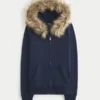 Suni Kürk Süslü Fermuarlı Kapüşonlu Sweatshirt Suni Kürk Süslü Fermuarlı Kapüşonlu Sweatshirt