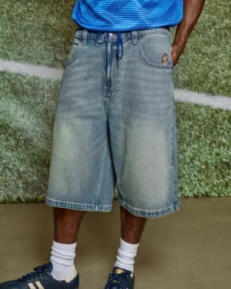Taz Grafik Orta Yıkama Süper Bol Denim Şort