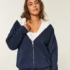 Ters Çevrilebilir Suni Kürk Astarlı Fleece Fermuarlı Kapüşonlu Sweatshirt Ters Çevrilebilir Suni Kürk Astarlı Fleece Fermuarlı Kapüşonlu Sweatshirt