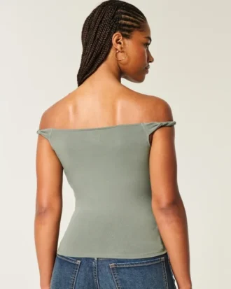 Twisted Off-the-Shoulder New York City Grafik Tişört