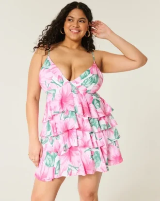 V Yaka Fırfırlı Katmanlı Babydoll Mini Elbise V Yaka Fırfırlı Katmanlı Babydoll Mini Elbise