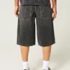 Yıkanmış Siyah Denim Yarım Pantolon Yıkanmış Siyah Denim Yarım Pantolon